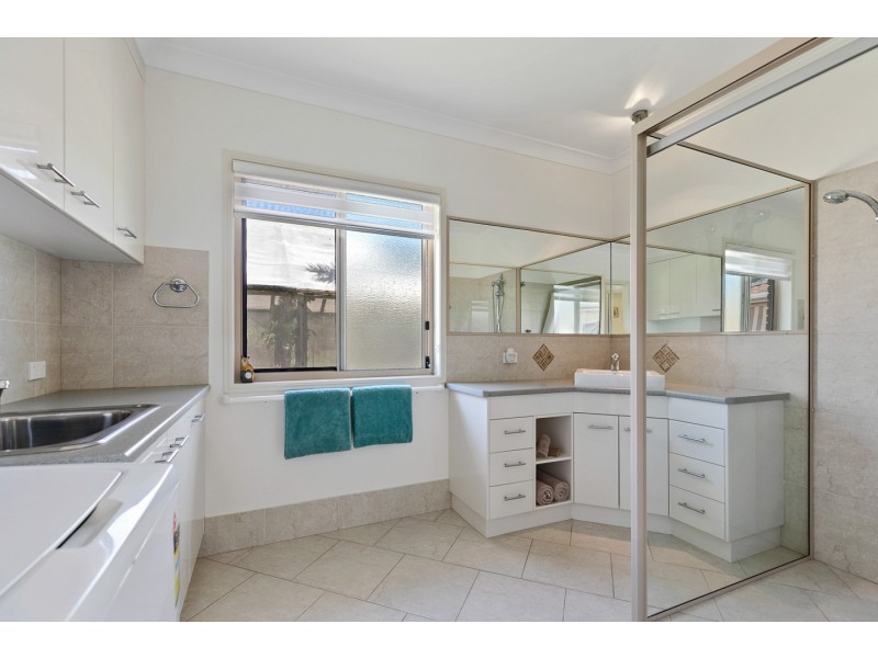 41 Shore Road East, Urangan QLD 4655