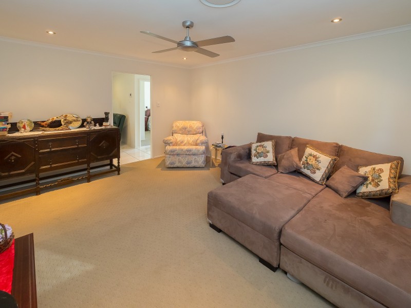 24 Kent Street, Urangan QLD 4655