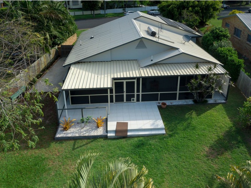 24 Kent Street, Urangan QLD 4655