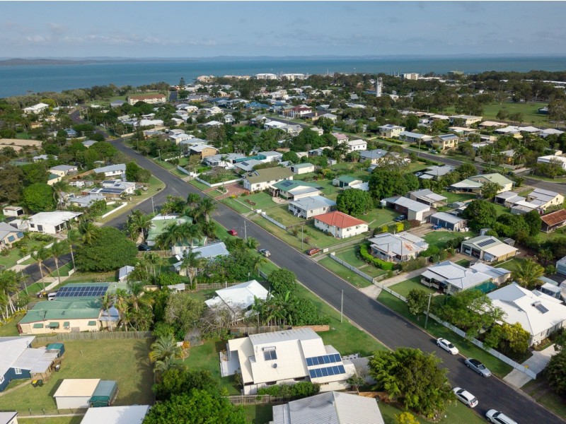 24 Kent Street, Urangan QLD 4655