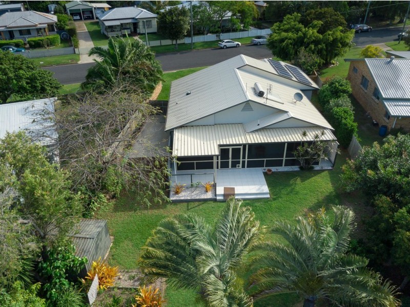 24 Kent Street, Urangan QLD 4655