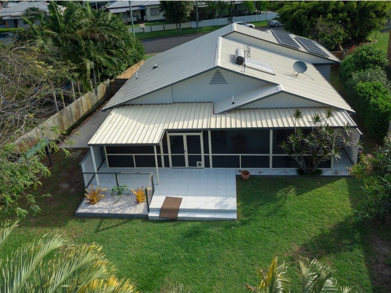 24 Kent Street, Urangan QLD 4655
