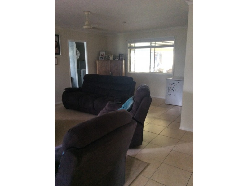 17 Cathy Place, Torquay QLD 4655