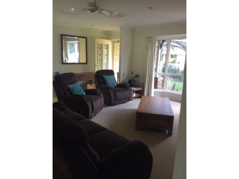 17 Cathy Place, Torquay QLD 4655