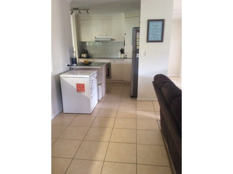 17 Cathy Place, Torquay QLD 4655