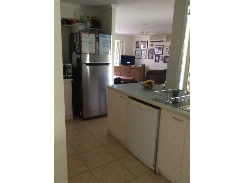 17 Cathy Place, Torquay QLD 4655