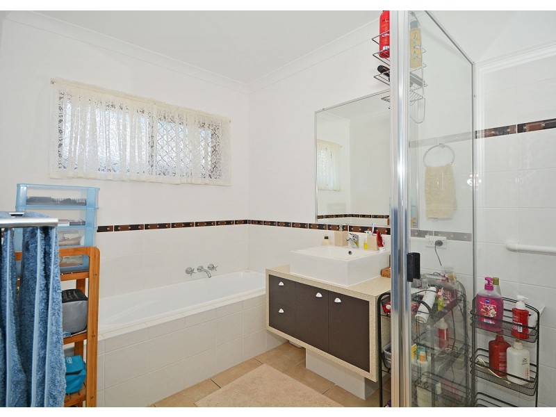 15 Colyton Street, Torquay QLD 4655