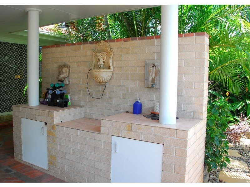 3 Delmo Court, Urraween QLD 4655
