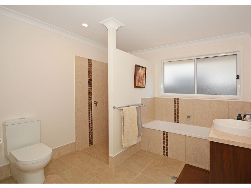 9 Harmony Avenue, Urraween QLD 4655