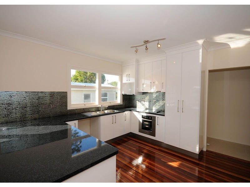 12 Elizabeth Street,, Urangan QLD 4655