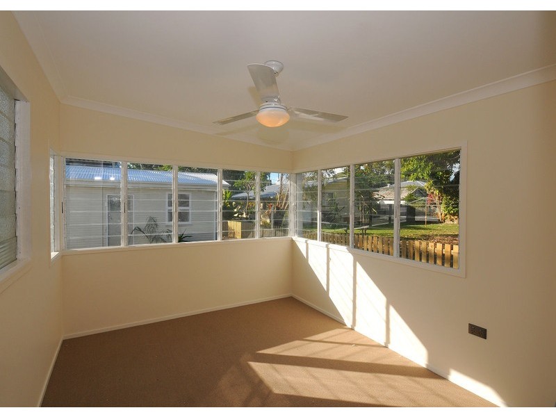 12 Elizabeth Street,, Urangan QLD 4655