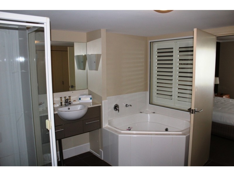 227/569 Charlton Esplanade, Urangan QLD 4655