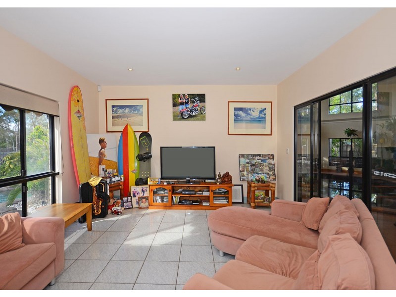 10 Windemere Rd, Wondunna QLD 4655