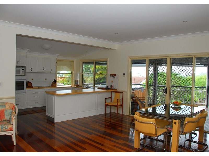 4 Kelly Street, Point Vernon QLD 4655