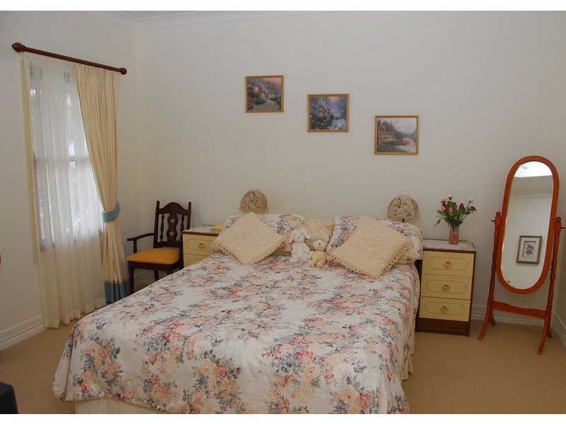 4 Kelly Street, Point Vernon QLD 4655