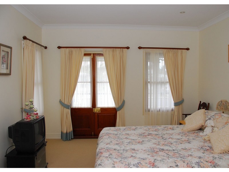 4 Kelly Street, Point Vernon QLD 4655