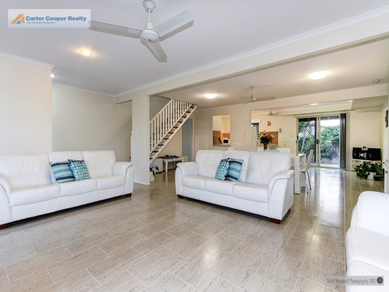 42 Vanda Street, Urangan QLD 4655