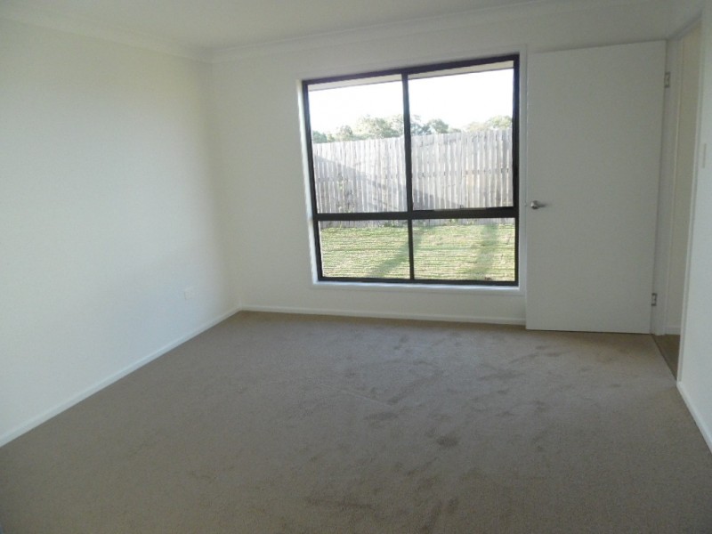 8 Imperial Circuit, Eli Waters QLD 4655