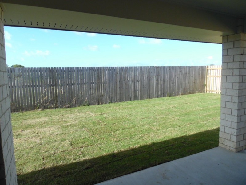 8 Imperial Circuit, Eli Waters QLD 4655