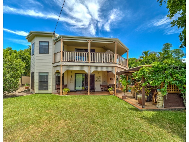 55 Kent Street, Urangan QLD 4655