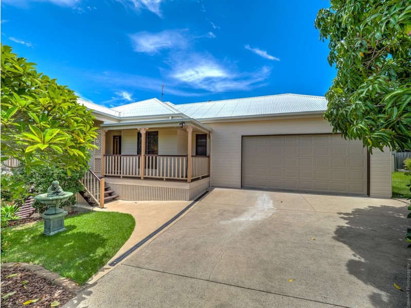 55 Kent Street, Urangan QLD 4655