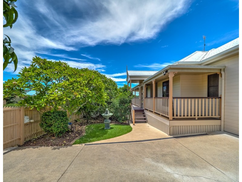 55 Kent Street, Urangan QLD 4655