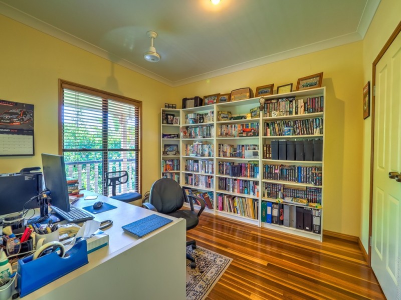 55 Kent Street, Urangan QLD 4655