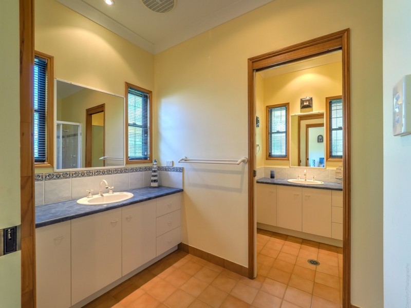 55 Kent Street, Urangan QLD 4655