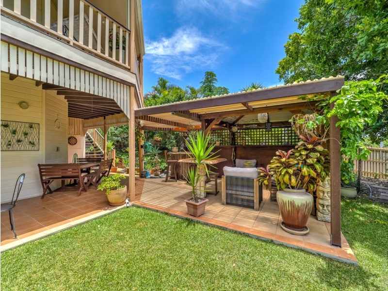 55 Kent Street, Urangan QLD 4655