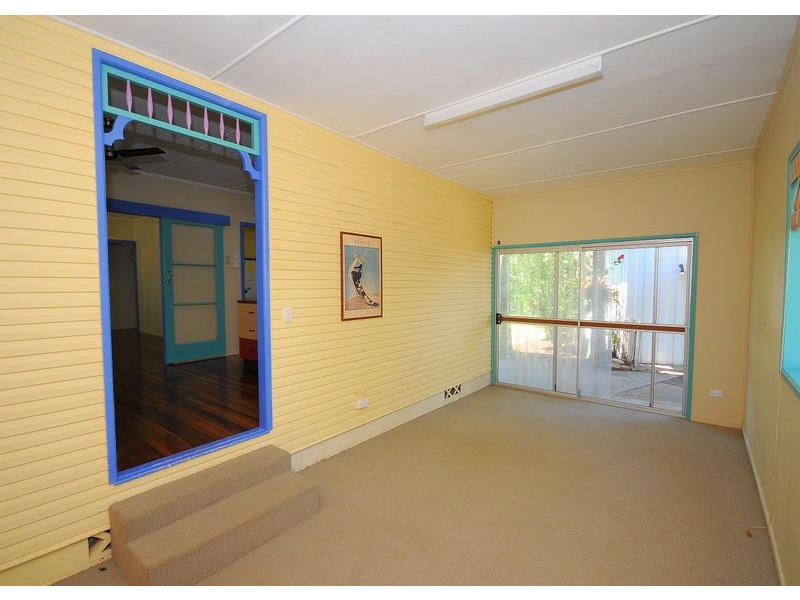 1 Helsham Street,, Point Vernon QLD 4655