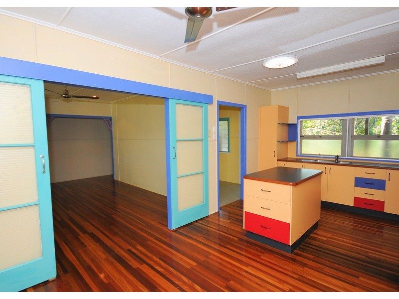 1 Helsham Street,, Point Vernon QLD 4655