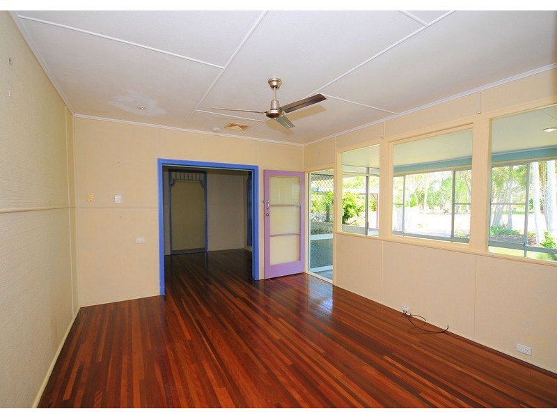 1 Helsham Street,, Point Vernon QLD 4655