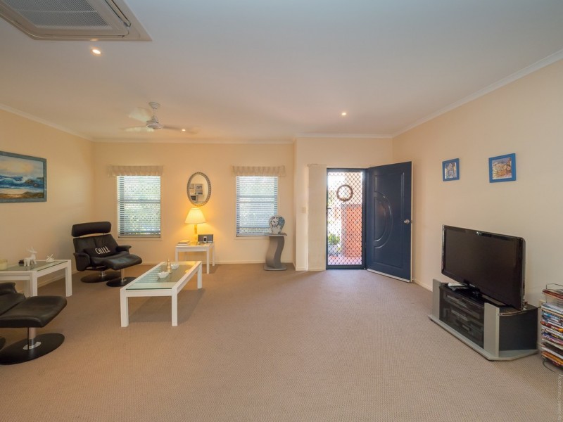 15/34 Elizabeth Street, Urangan QLD 4655