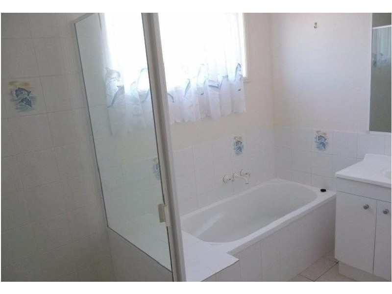 24 Sharyn Court, Point Vernon QLD 4655