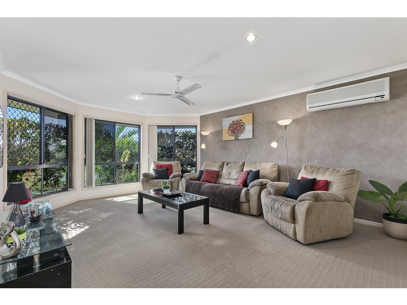 33 Earl St Vincent Circuit, Eli Waters QLD 4655