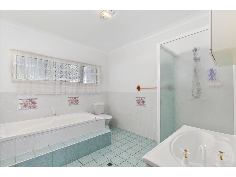 31 Rohan Way, Kawungan QLD 4655