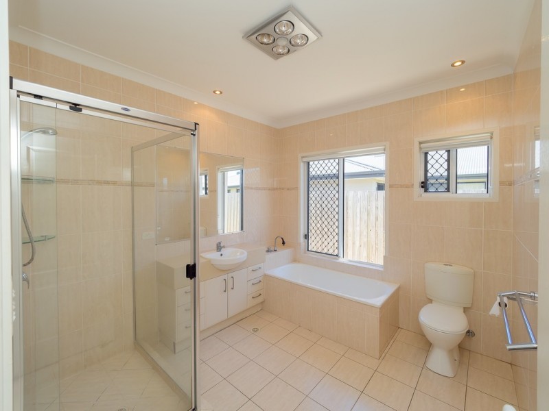 7 Yongala Way, Eli Waters QLD 4655