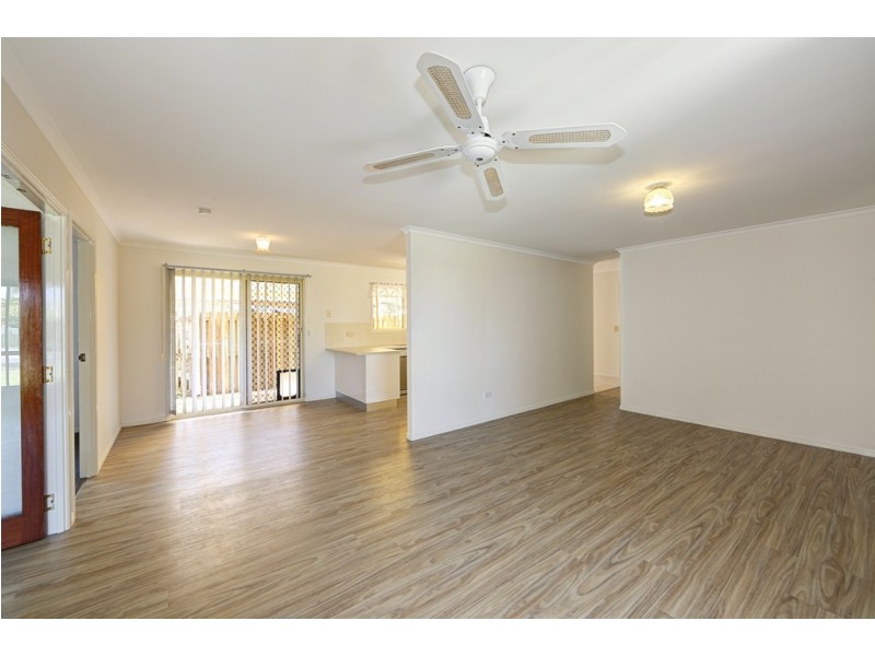 58 Moolyyir Street, Urangan QLD 4655