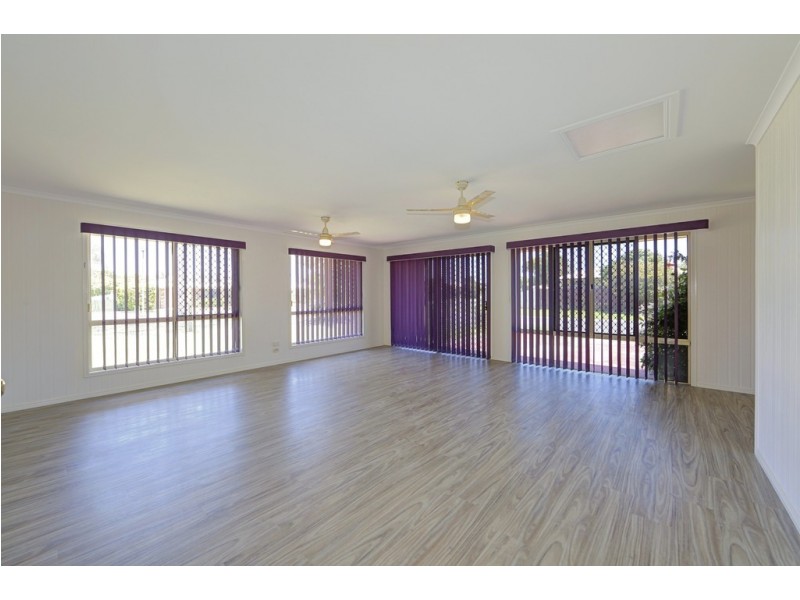 58 Moolyyir Street, Urangan QLD 4655