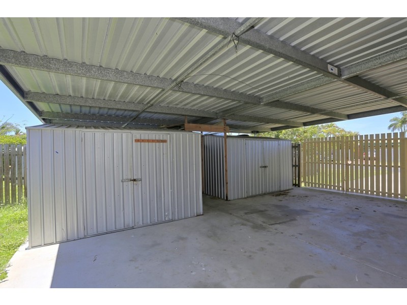 58 Moolyyir Street, Urangan QLD 4655