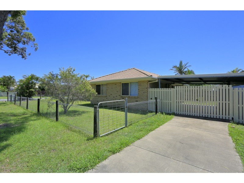 58 Moolyyir Street, Urangan QLD 4655