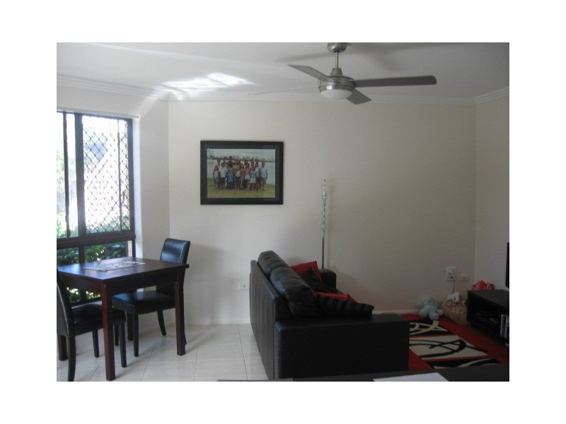 Unit 1/3 New Street, Urangan QLD 4655