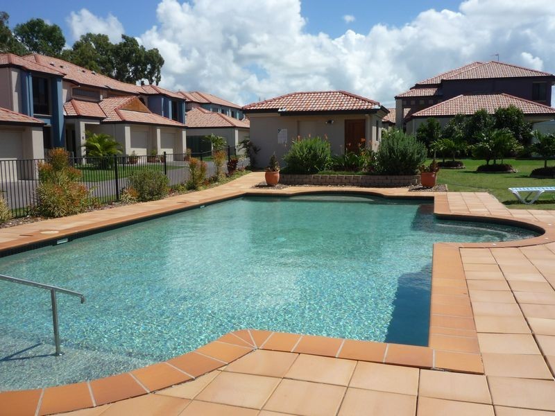 14/2 Barnstaple Street, Torquay QLD 4655