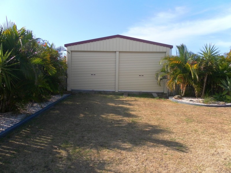 42 Archer Drive, Point Vernon QLD 4655