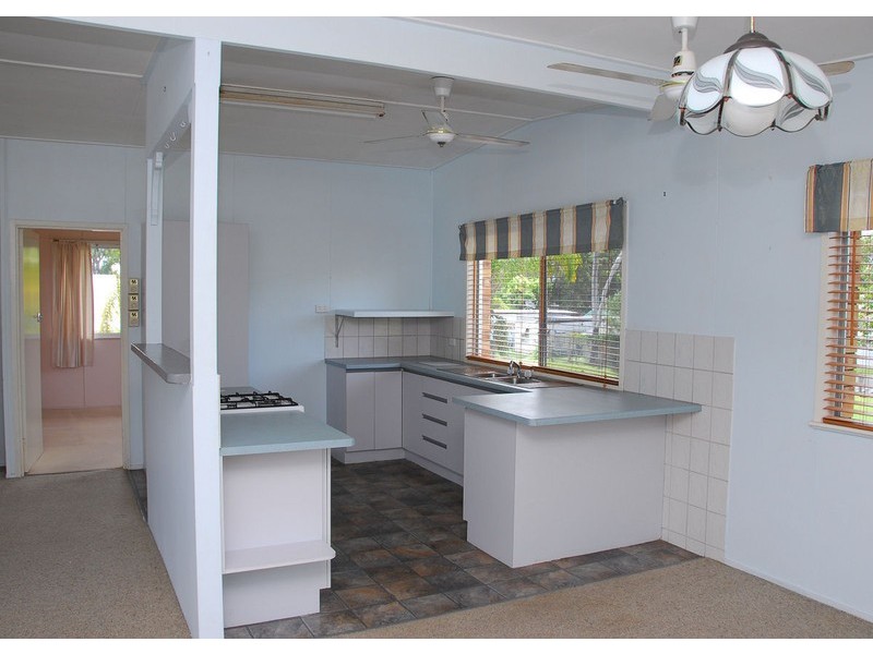 26 Brighton St, Point Vernon QLD 4655