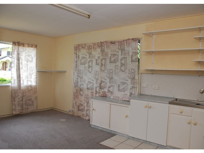 26 Brighton St, Point Vernon QLD 4655