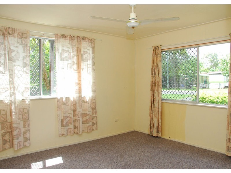 26 Brighton St, Point Vernon QLD 4655