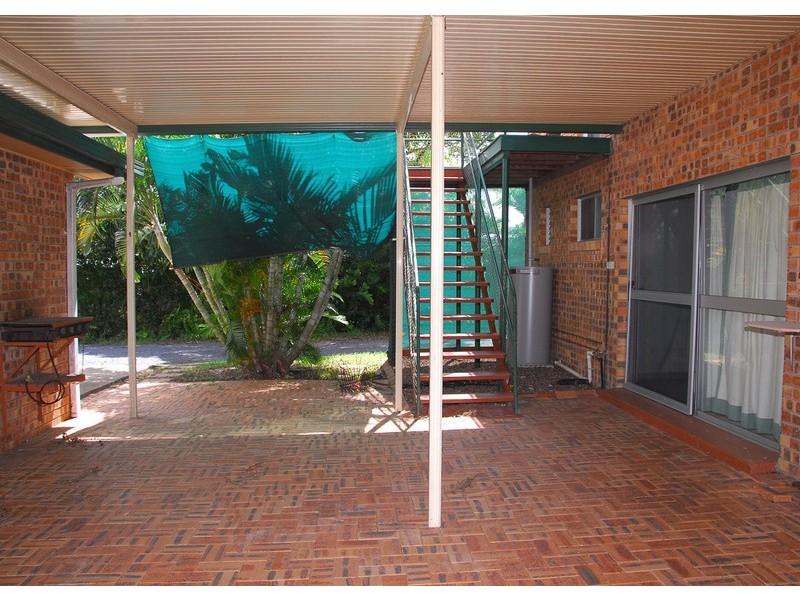 26 Brighton St, Point Vernon QLD 4655