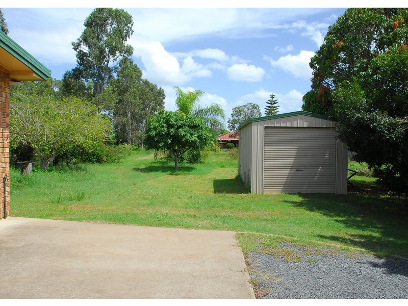 26 Brighton St, Point Vernon QLD 4655