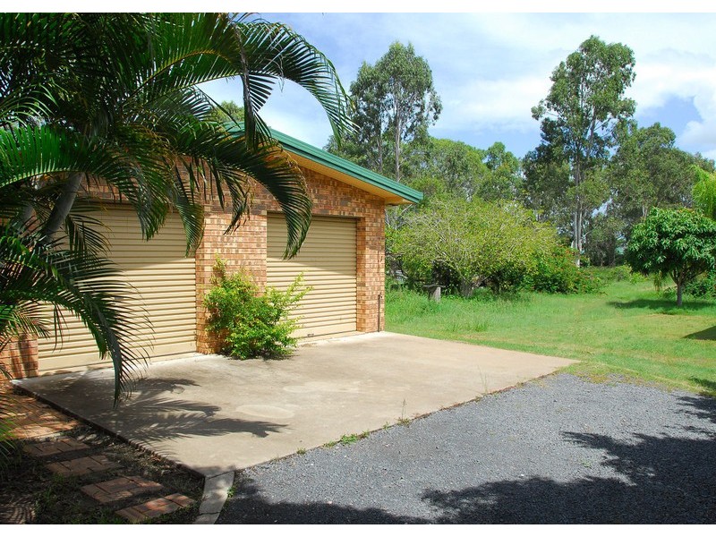 26 Brighton St, Point Vernon QLD 4655
